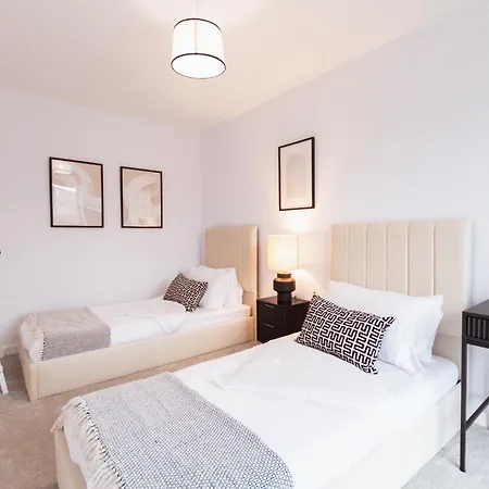 Stylish New-build, Free Parking, 20-minute Walk To Centre 约克