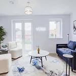 Stylish New-build, Free Parking, 20-minute Walk To Centre Apartment York