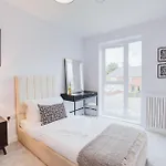 Stylish New-build, Free Parking, 20-minute Walk To Centre * York
