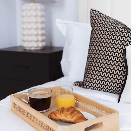 Stylish New-build, Free Parking, 20-minute Walk To Centre *