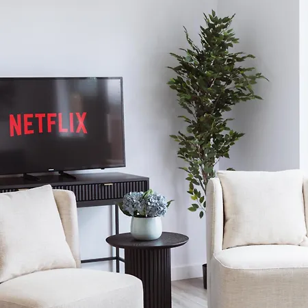 Stylish New-build, Free Parking, 20-minute Walk To Centre * York