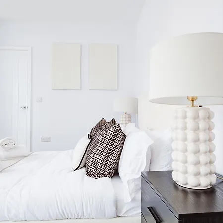 Stylish New-build, Free Parking, 20-minute Walk To Centre Apartmán York