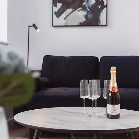 Apartmán Stylish New-build, Free Parking, 20-minute Walk To Centre